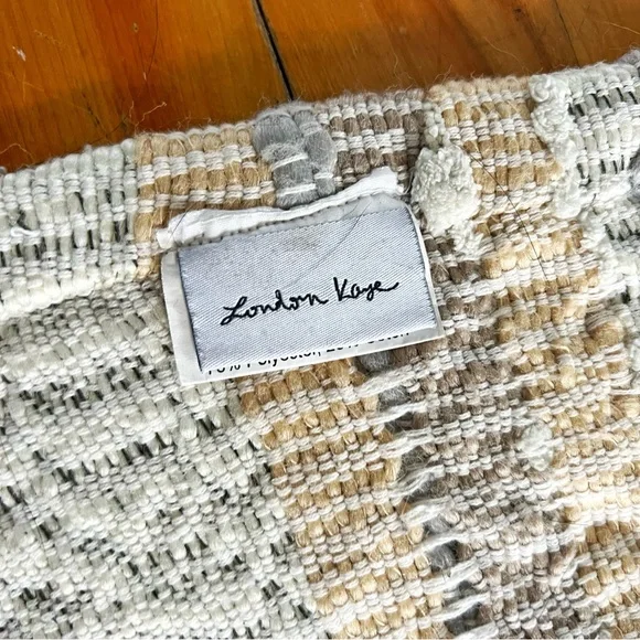 London Kaye | Crochet Rug - Picture 5 of 6